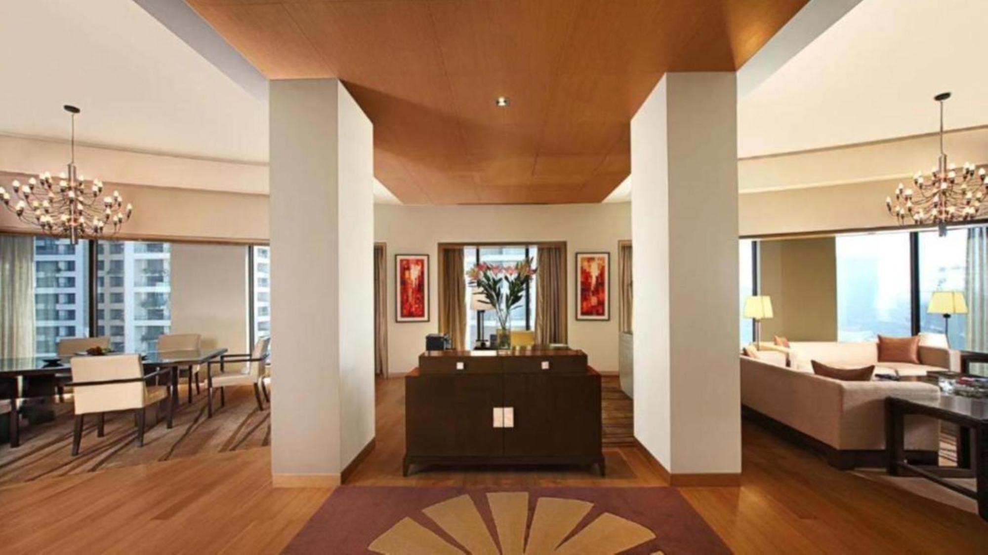 Hotel Luxury Near Delhi Airport 4*